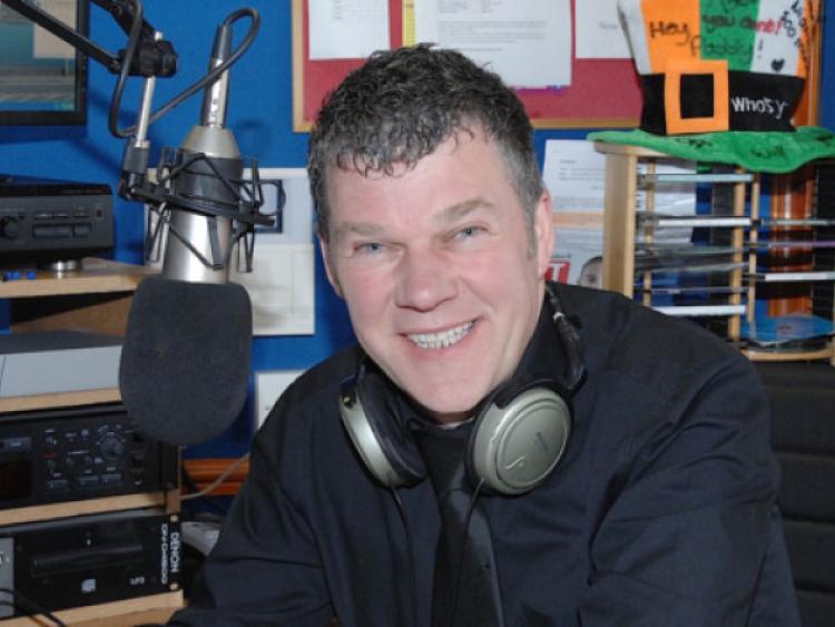Michael turns off the mic at Dundalk FM for the last time 