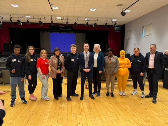Cllr Seán Kelly, Cllr Michelle Hall, Cllr Marianne Butler, Cllr Ejiro O’Hare-Stratton and Cllr Declan Power, with members of Comhairle na nÓg Louth