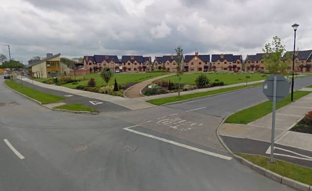 Lis Na Dara, Dundalk