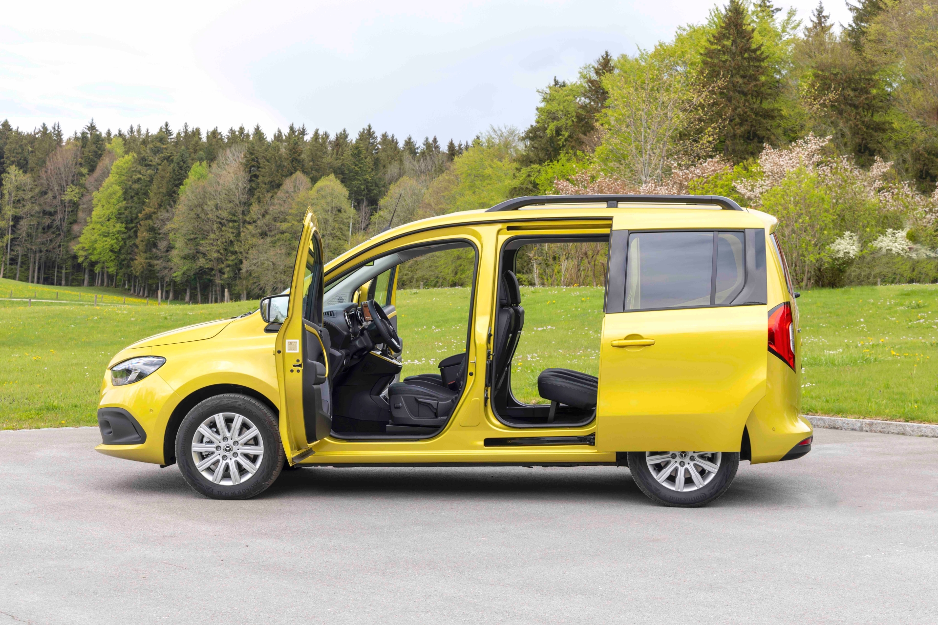 Louth Motors: Not just a van with windows- the Mercedes T-Class ...