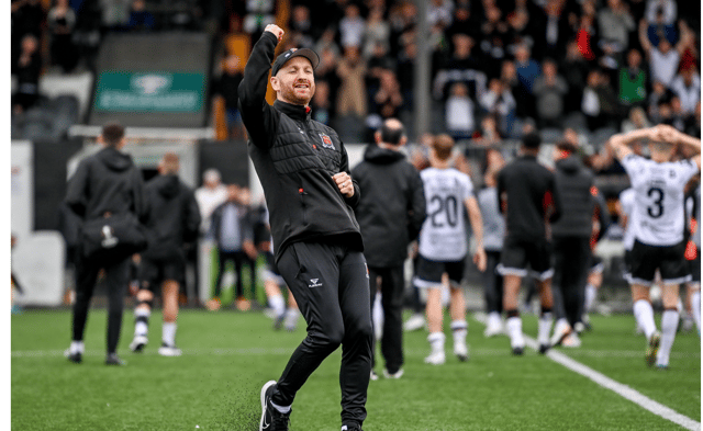 Dundalk head coach Stephen O'Donnell celebrates after the Sports Direct Men’s FAI Cup First Round match between Dundalk and Shamrock Rovers at Oriel Park in Dundalk, Louth. Photo by Ben McShane/Sports
