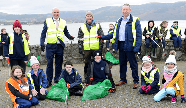 Cllr Larkin and Cllr Byrne from Louth Council withMr Ronan Greene Principal of Scoil Naomh Lorcan, Omeath and students