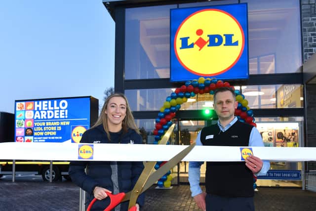 Lidl Ireland opened its brand-new store in Ardee today, located on the Dublin Road. The opening of the new store creates 15 new permanent jobs in the local community in addition to the 20 strong team in the pre-existing Ardee store. The new store will also bring an investment of €8 million to the locality.