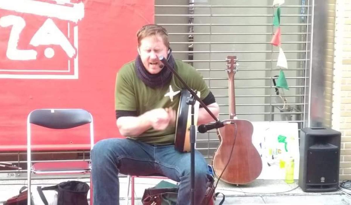 WATCH Dundalk man goes viral with hilarious pub performance of