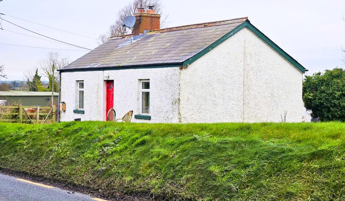 PICTURES Charming Louth cottage with RTE Cheap Irish Homes potential