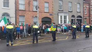 WATCH: Stand off between anti-immigrant protesters and counter-demonstrators in Dundalk 