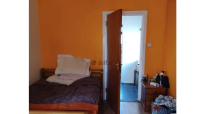 Homeowner offers to share double room with  'open-minded' renter
