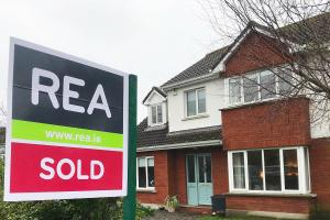 Louth house prices edge up as national growth slows