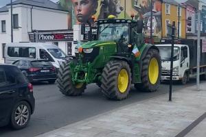 WATCH: Fuel protest convoy makes its way through streets of Dundalk