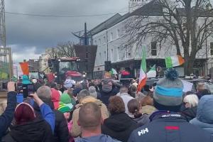 "We are going nowhere":  Fuel protester addresses crowd in Dundalk