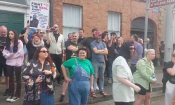 VIDEO: Counter-demonstrators in Dundalk on Sunday