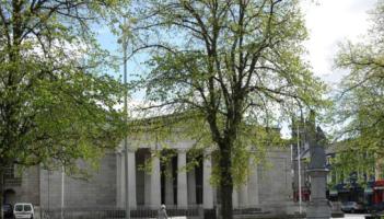 Mother stole almost €2,000 worth of goods from Louth sportswear shops