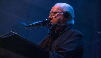 Memorial in honour of Bagatelle frontman Liam Reilly to be unveiled in Dundalk