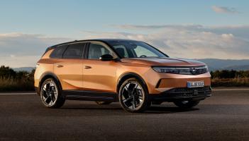 Louth Motors: Opel’s new Grandland plays it both ways with electricity