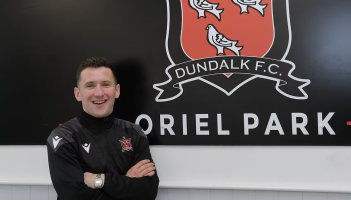 Dundalk FC sign defender Burns