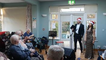 Festival in a Van brings Christmas cheer to residential care homes across Louth