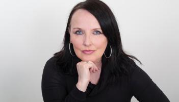 INTERVIEW: Dundalk author Jaki McCarrick finds power in place