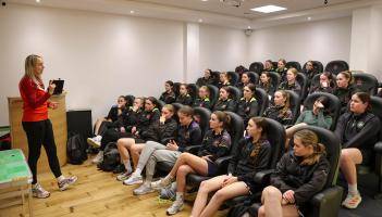 Stephanie Zambra visits Dundalk FC WU17 and WU23 teams