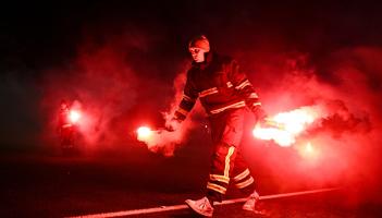 Dundalk FC pitch vandalised as crowd disturbances overshadow match