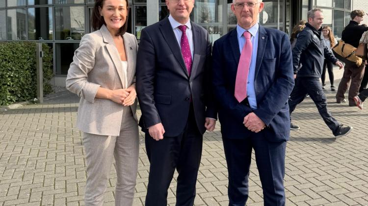 Momentous occasion as Dundalk IT and Queen's formalise strategic partnership