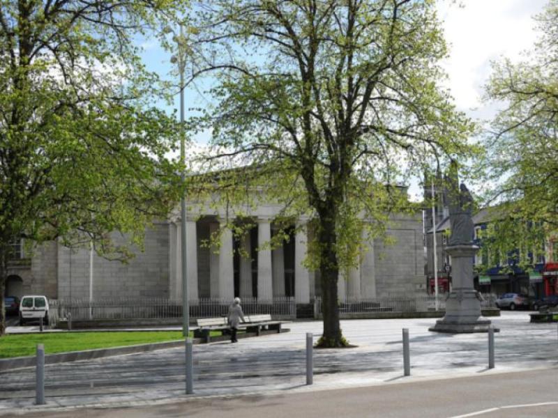 Dundalk court: Kicked car wing mirror