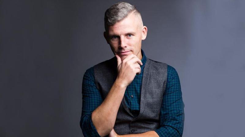 Des Bishop is coming to Dundalk
