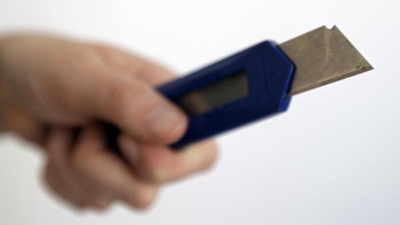 CRIME: Gardaí describe teen who robbed pedestrian using Stanley knife