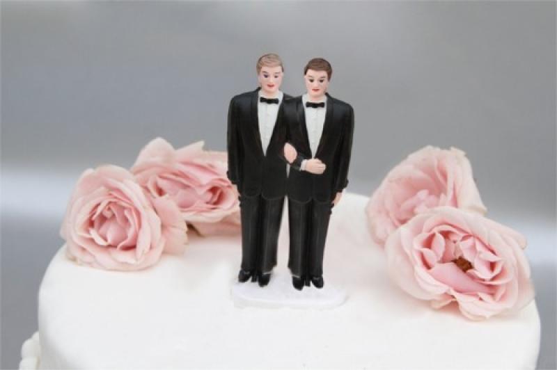 Louth bakery specialising in wedding cakes for LGBT couples 