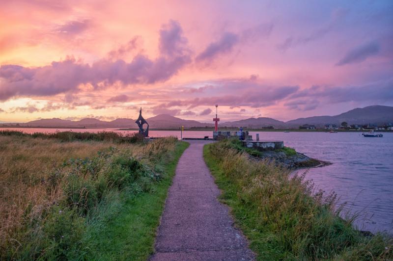 Cllr Meenan raises issue of cyclists on Navvy Bank walkway in Dundalk
