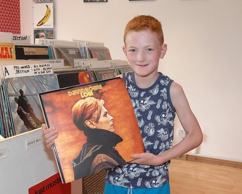 Radio DJ Ian Dempsey bonds with Tom over love of Bowie 