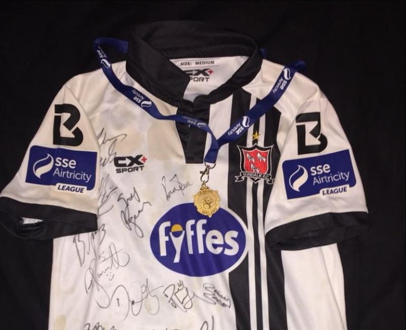 Former Dundalk FC title winner puts his league medal and jersey up for auction in aid of the Zoe Murphy appeal