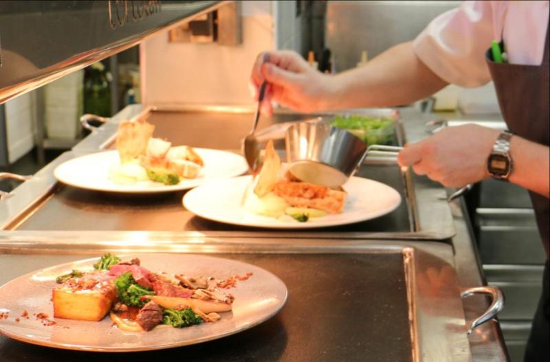 Local restaurant looking for full-time chefs