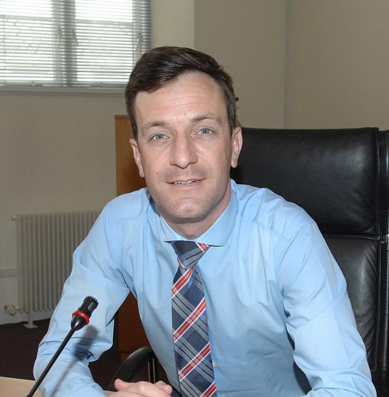 Dundalk councillor calls on Council to resolve ongoing traffic issues at Dowdallshill Graveyard