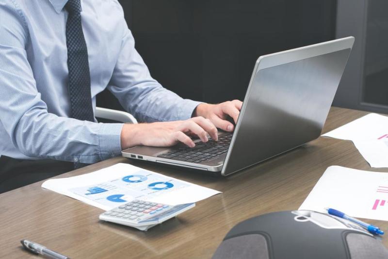 JOBS: Part Time Salesperson/Office Staff for local company