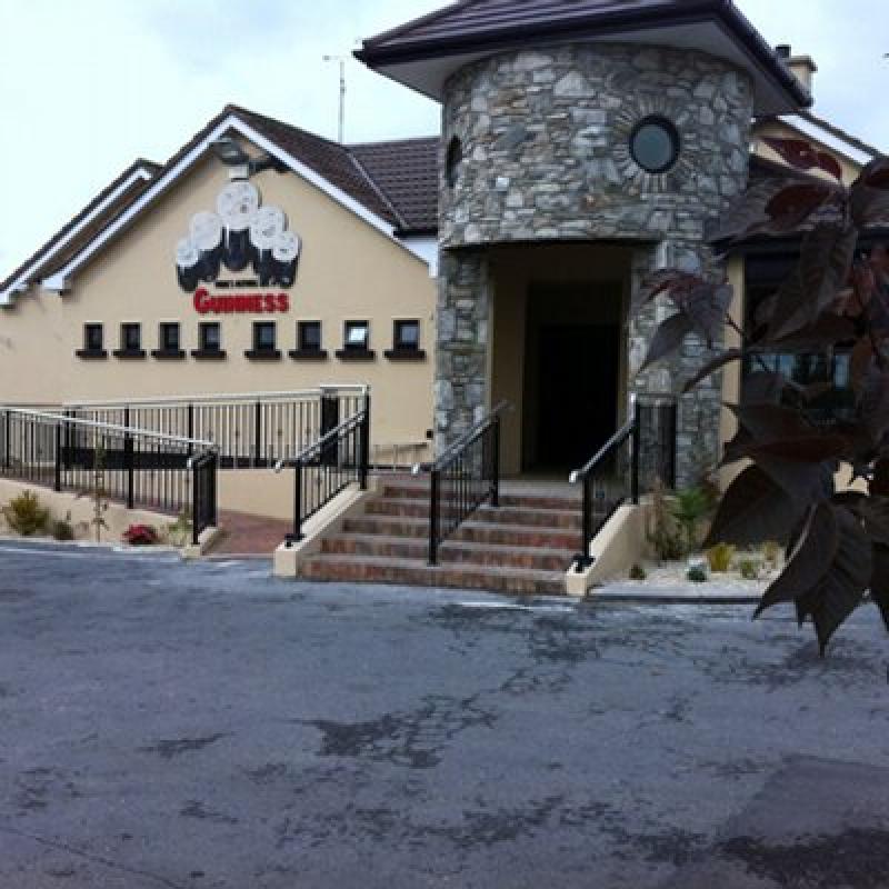 Dundalk bar and restaurant have vacancies for chef roles