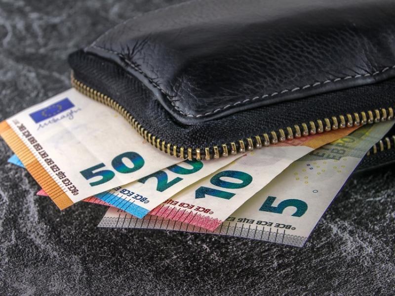 Christmas bonus confirmed for 42,300 people in Louth