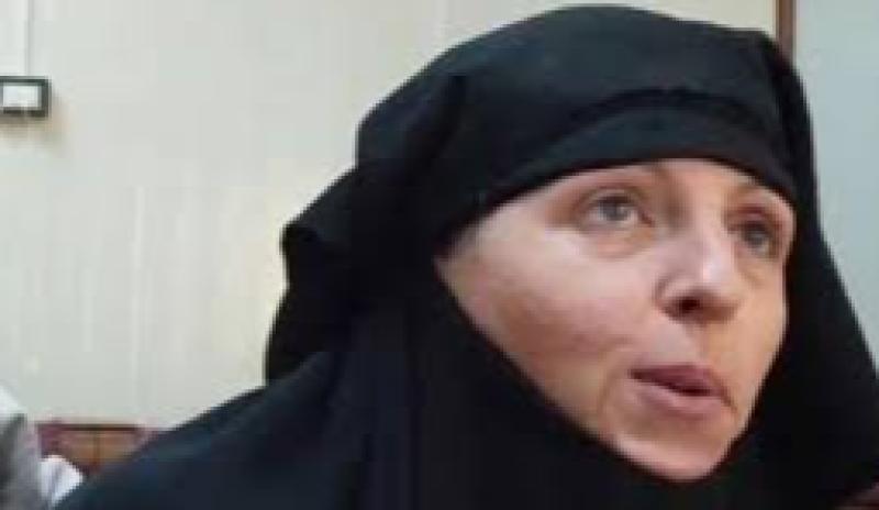 Lisa Smith fell in with a "pure and strict" sect of Islam in a mosque in Dundalk,  defence tells trial 
