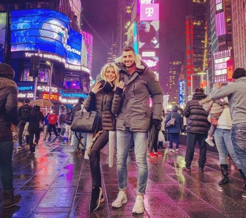 Louth rugby star Rob Kearney proposes to girlfriend in New York