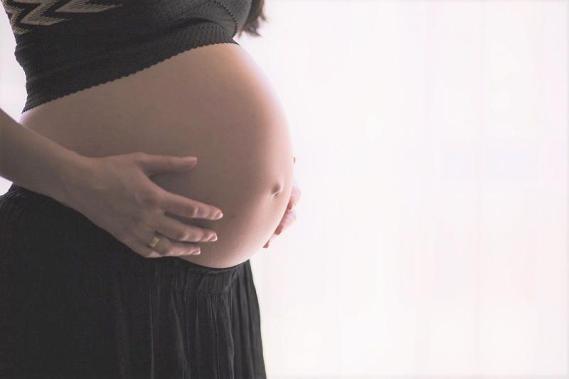 "Take up this opportunity" - Pregnant women get new Covid vaccine advice 