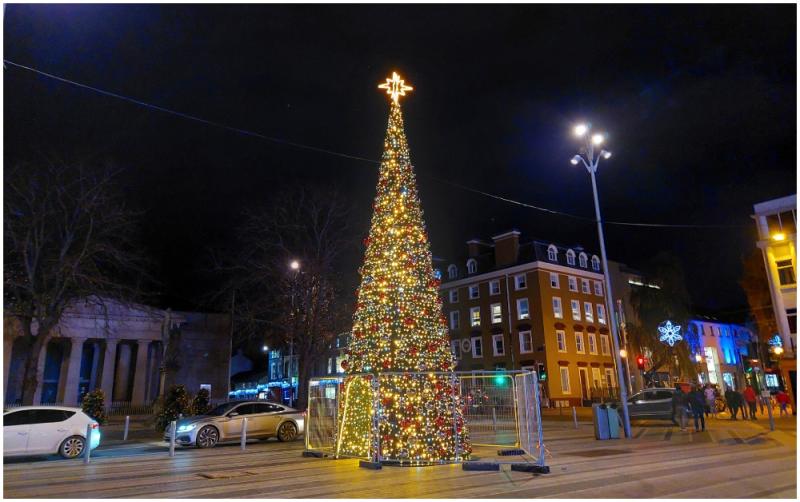 Christmas lights lit up around Dundalk this evening