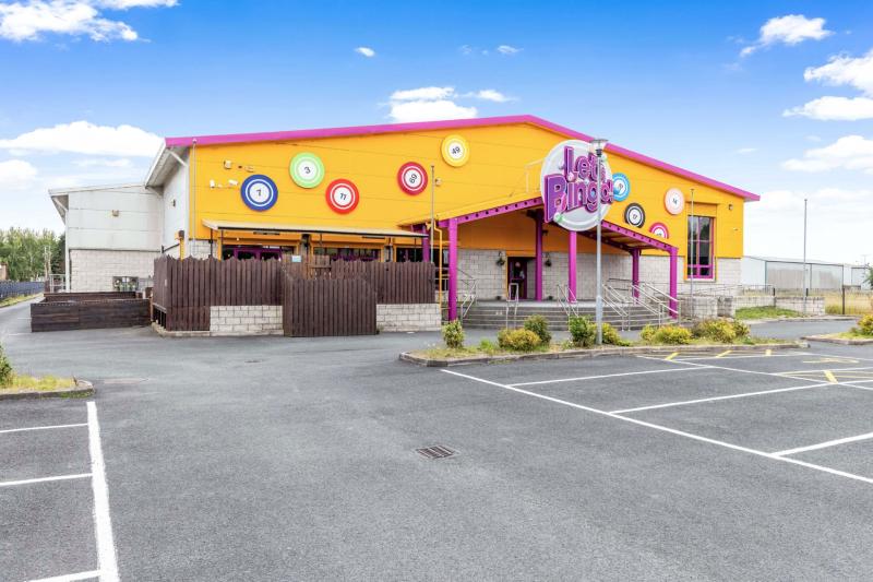 Plans for a builders providers merchants depot at former Let's Bingo in Dundalk