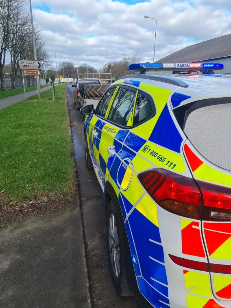 Dundalk gardai fine driver for mobile and trailer offences 