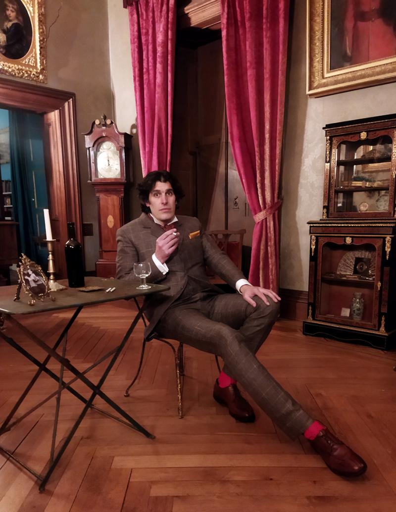 Play about Oscar Wilde on way to An Táin Arts Centre in Dundalk