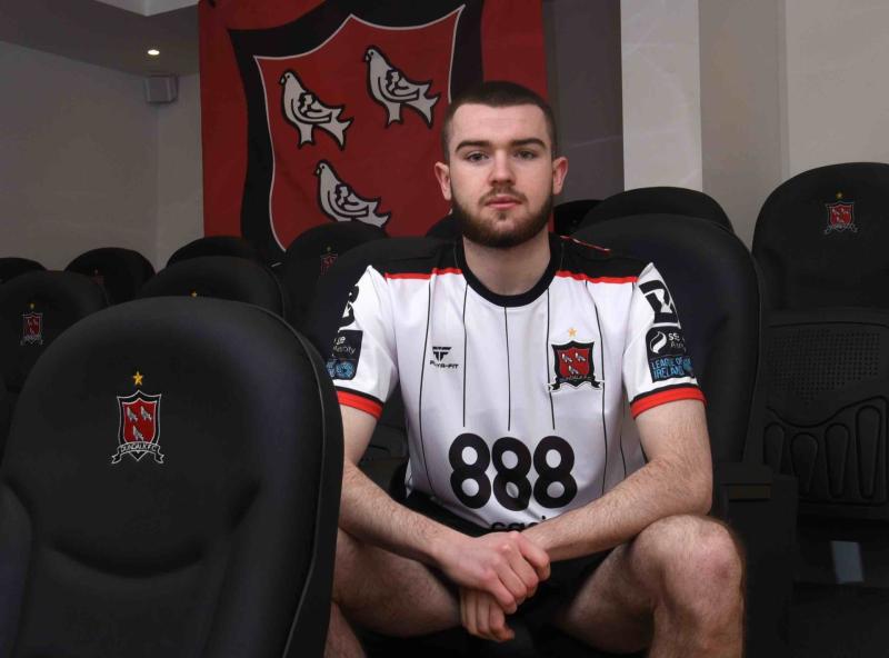 Dundalk FC has signed Robbie Mahon from Motherwell