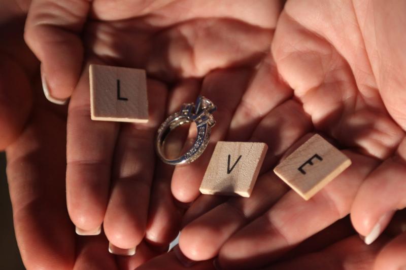 'I'm buying an engagement ring and I haven't a clue' - The 4 Cs explained