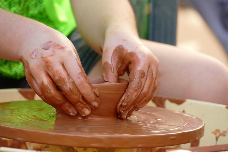 Pottery workshops for children and adults at Dundalk's An Táin 