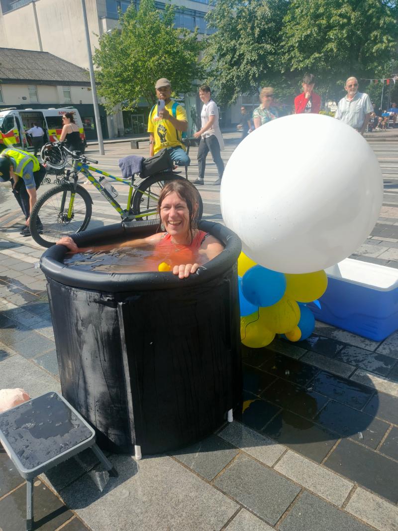 Brave dippers take the plunge at Dundalk's Market Square to support Turas