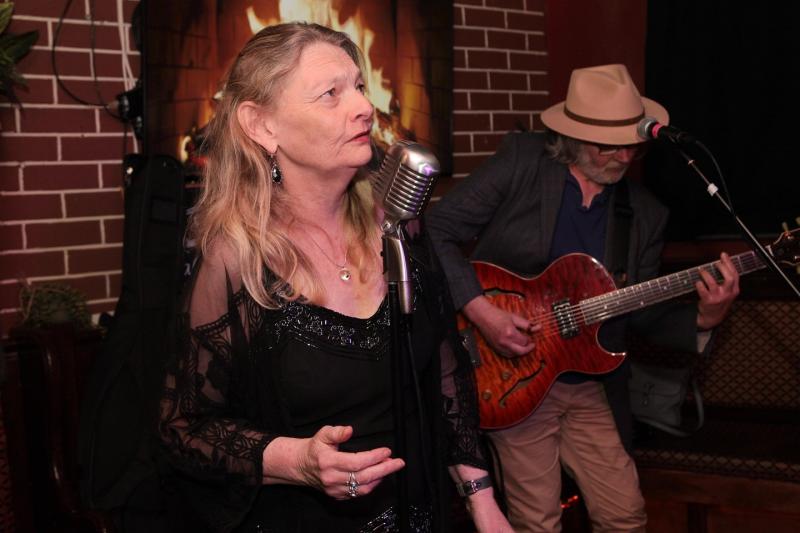 Popular Louth duo set to perform in Dundalk's Toales Live Venue