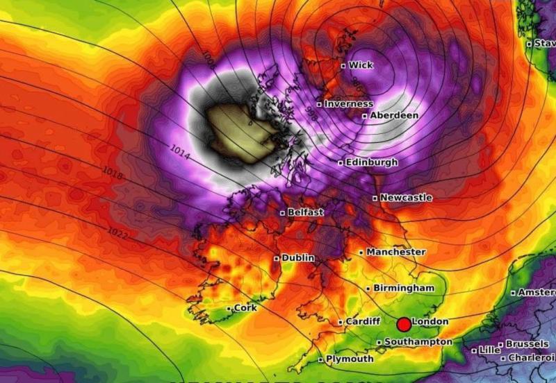 ALERT: Met &Eacute;ireann issues warning over 'temporary structures' amid bank holiday storm risk