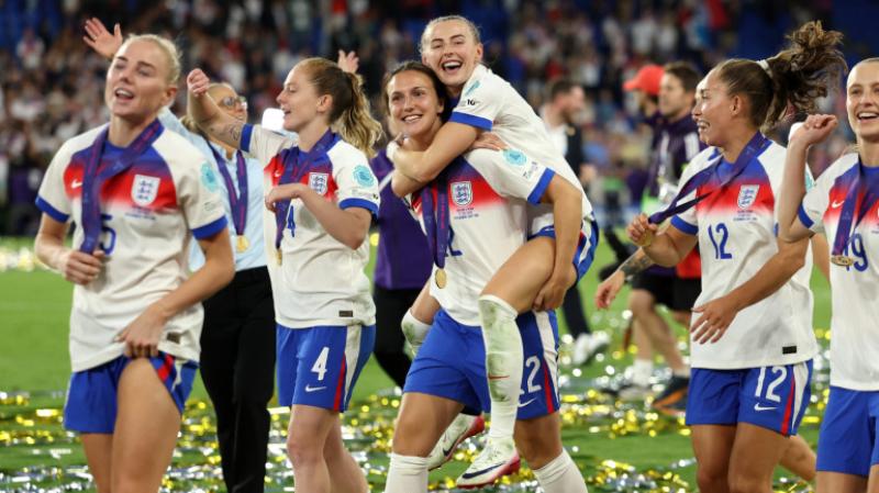 Inside Track: England ladies are better at penalties than the menfolk